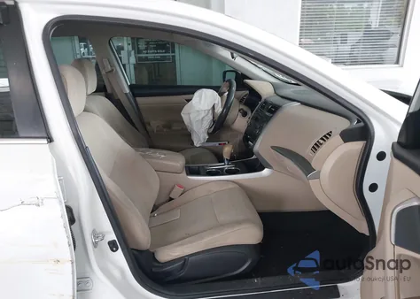 2015 Nissan Altima 2.5 S из США, поврежденный, VIN 1N4AL3AP6FC284370